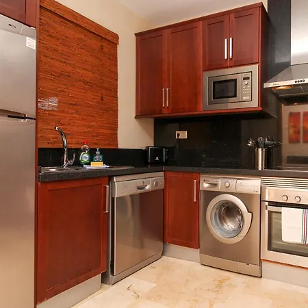 Malibu B5 - Luxury 2br 3 By Rafleys 7 Mins Walk To The Beach Ref 246