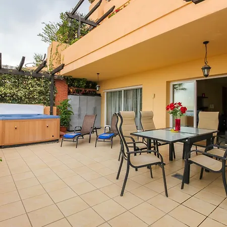 Apartment Malibu B5 - Luxury 2br 3 By Rafleys 7 Mins Walk To The Beach Ref 246 *